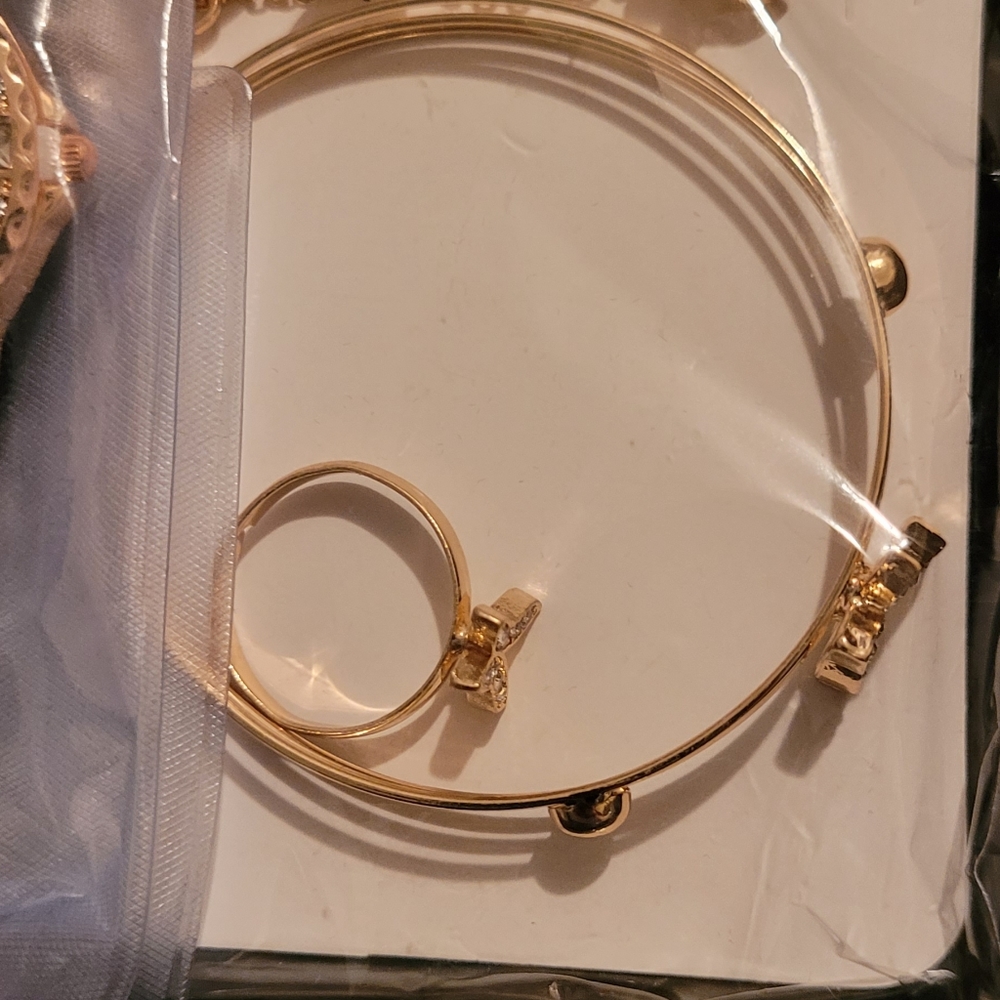 Watch Set - Picture 3 of 3